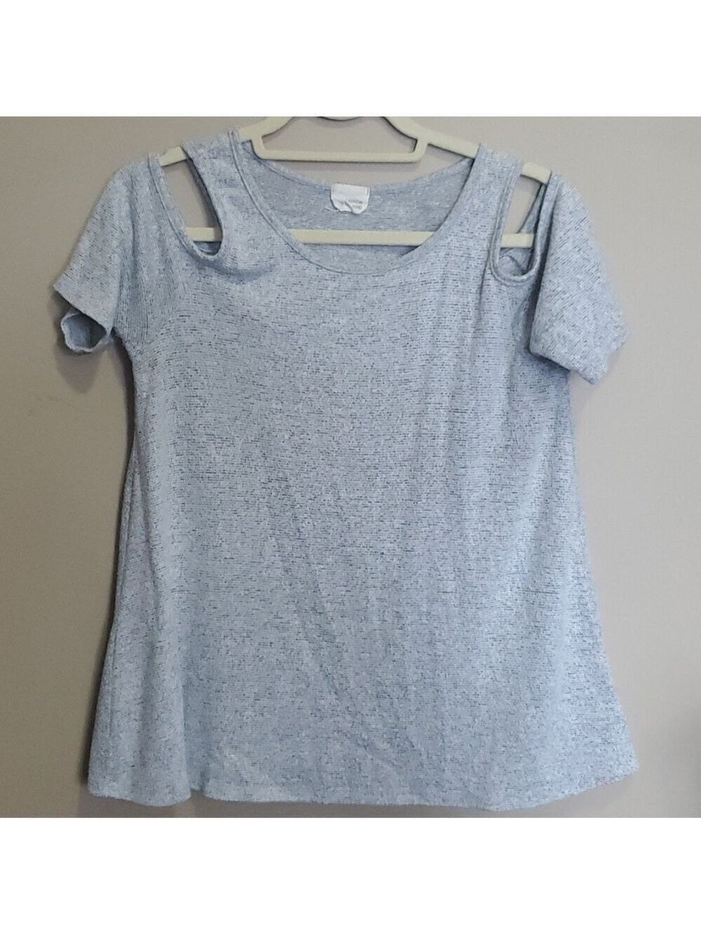 Caution to the wind cold shoulder top size medium
